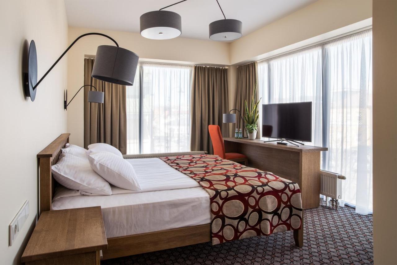Hotel Sinchronas Telšiai Esterno foto