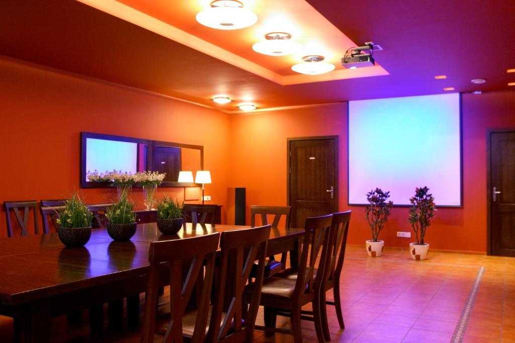 Hotel Sinchronas Telšiai Esterno foto