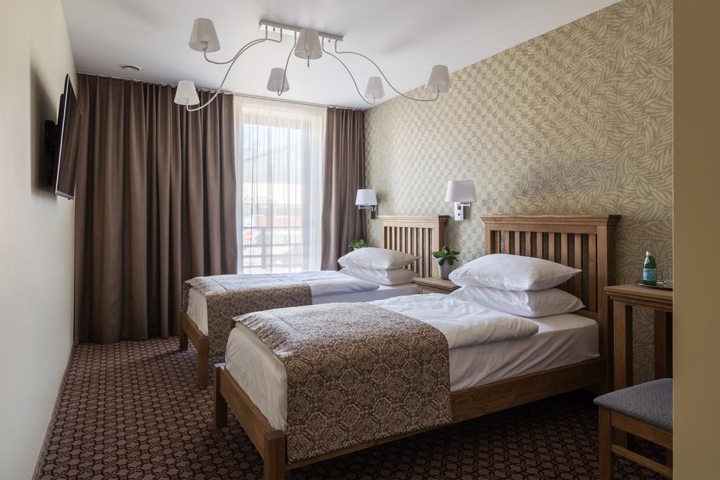 Hotel Sinchronas Telšiai Esterno foto