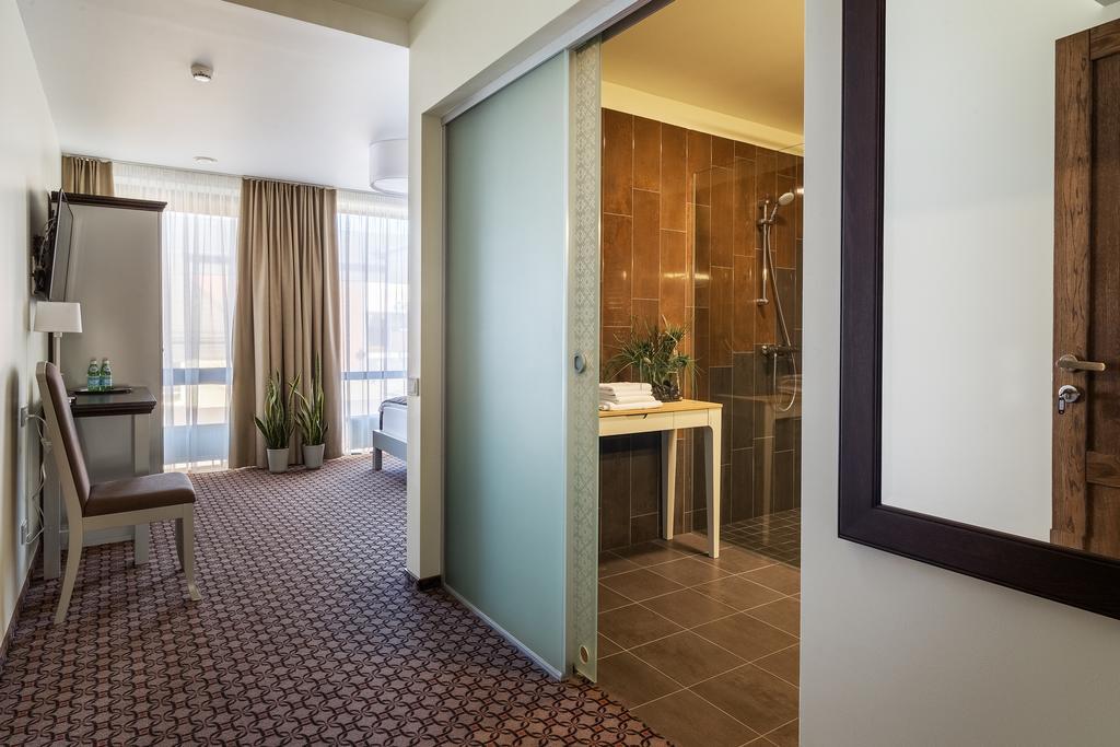 Hotel Sinchronas Telšiai Esterno foto